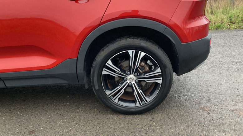 Volvo Xc40 2.0 B4P Inscription Pro 5dr Auto Petrol Estate